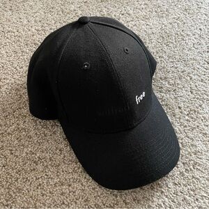 Aritzia Wilfred Free Black Depp Hat (One Size)